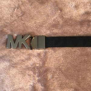 *New without tags* Michael Kors reversible belt